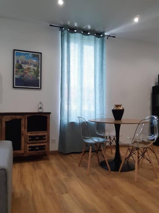 Cosy Saint Yorre Apartment Bagian luar foto